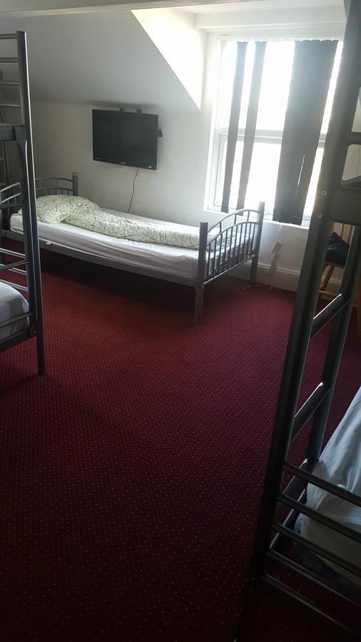 Anfield Road Euro Hostel *